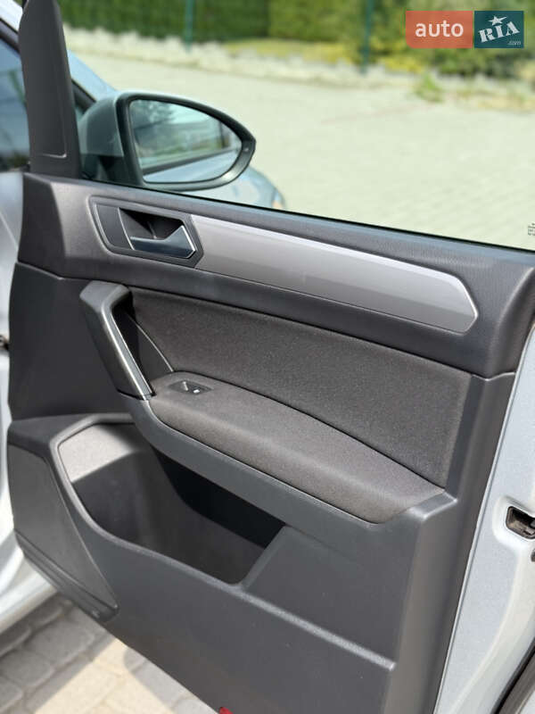 Микровэн Volkswagen Touran 2018 в Самборе фото 10 Микровэн Volkswagen Touran 2018 в Самборе