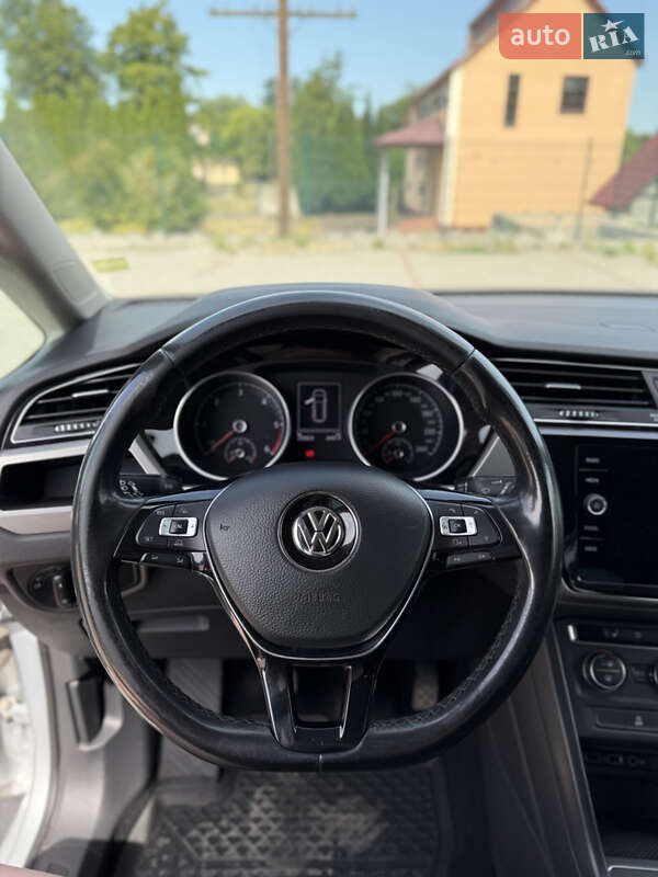 Микровэн Volkswagen Touran 2018 в Самборе фото 33 Микровэн Volkswagen Touran 2018 в Самборе