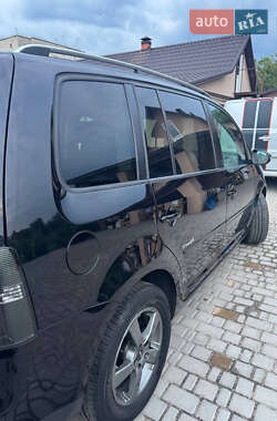 Мінівен Volkswagen Touran 2010 в 