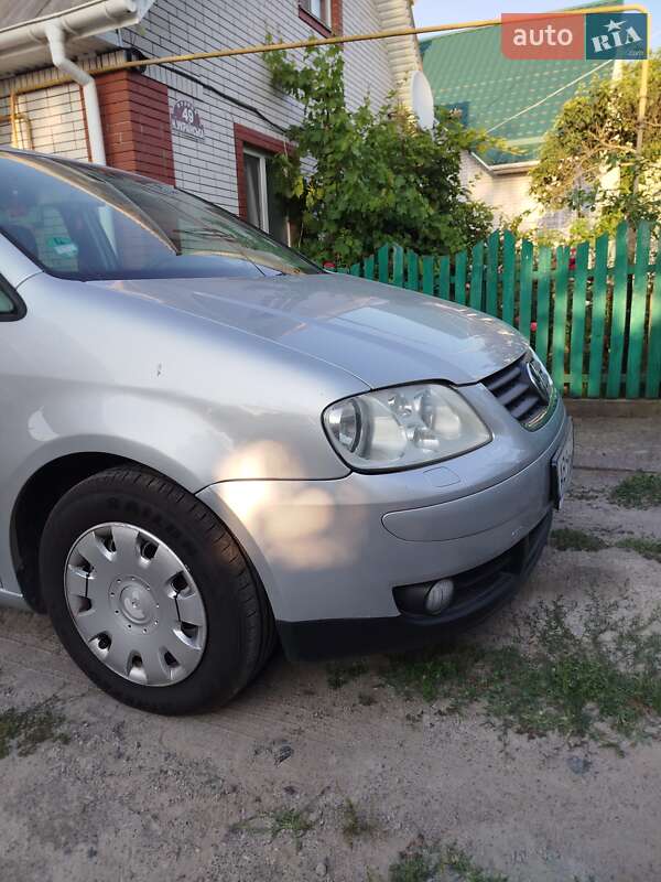 Минивэн Volkswagen Touran 2004 в Гайсине