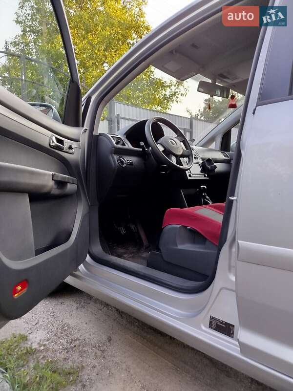 Минивэн Volkswagen Touran 2004 в Гайсине