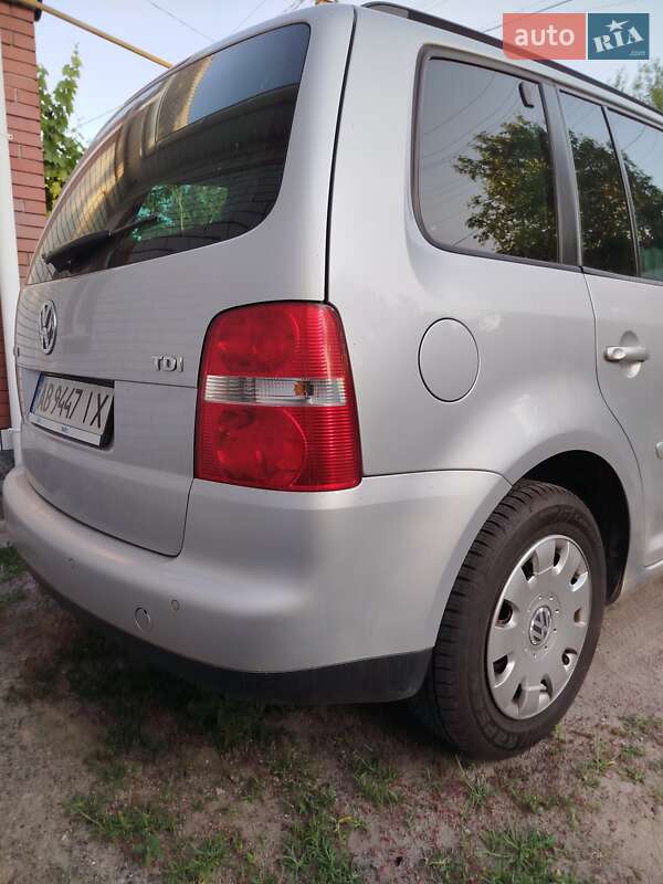Минивэн Volkswagen Touran 2004 в Гайсине