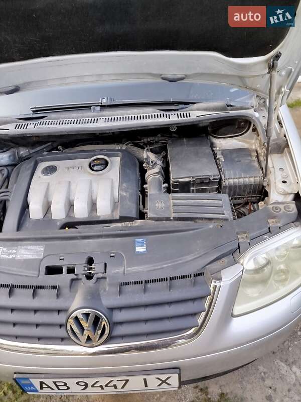 Минивэн Volkswagen Touran 2004 в Гайсине