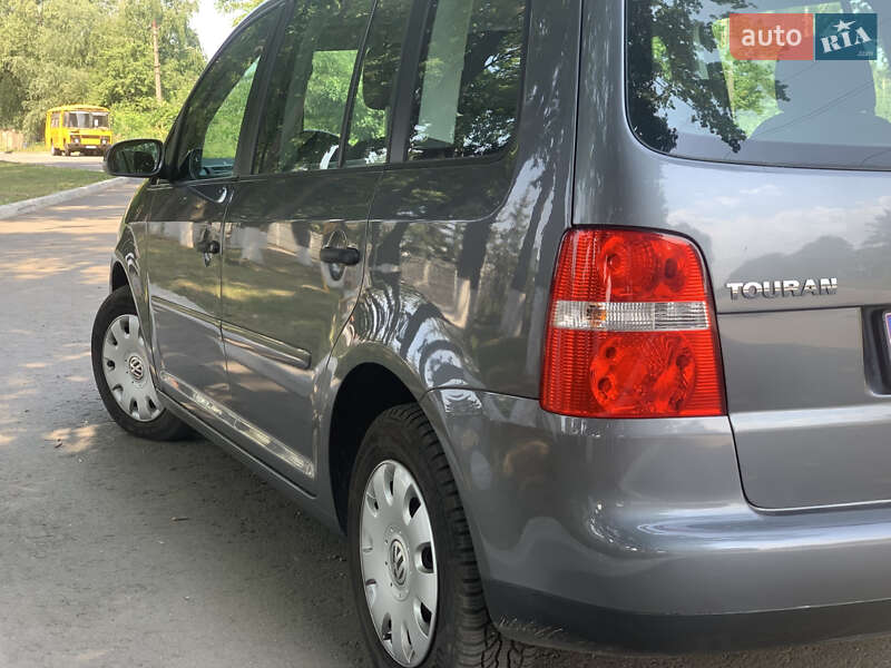 Минивэн Volkswagen Touran 2006 в Полтаве