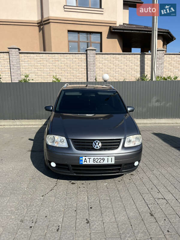Минивэн Volkswagen Touran 2004 в Ивано-Франковске