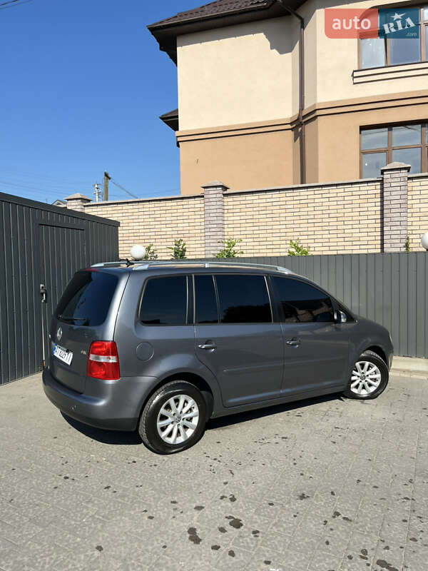 Минивэн Volkswagen Touran 2004 в Ивано-Франковске