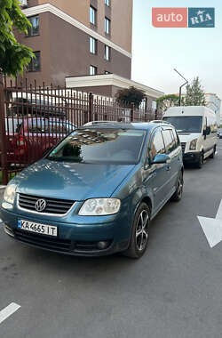 Минивэн Volkswagen Touran 2004 в Киеве