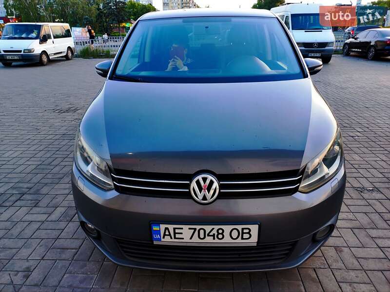 Минивэн Volkswagen Touran 2010 в Днепре