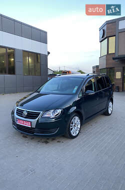 Мінівен Volkswagen Touran 2010 в Рівному