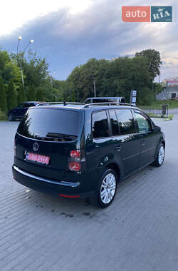 Мінівен Volkswagen Touran 2010 в 