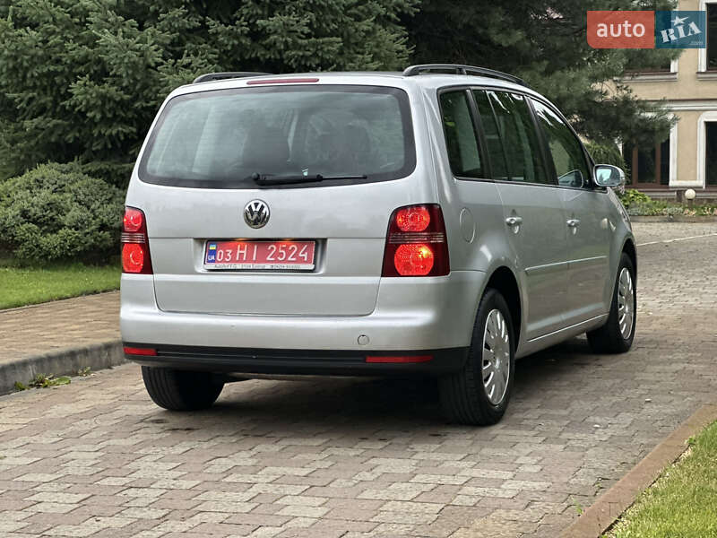 Минивэн Volkswagen Touran 2007 в Сарнах