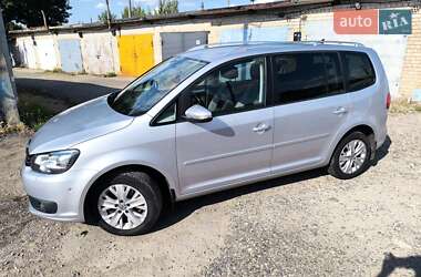 Мінівен Volkswagen Touran 2013 в 