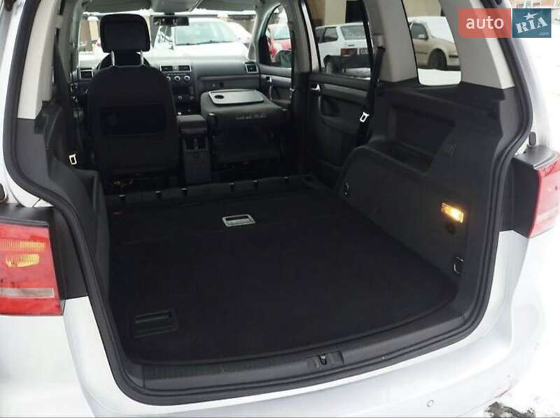 Минивэн Volkswagen Touran 2013 в Кривом Роге