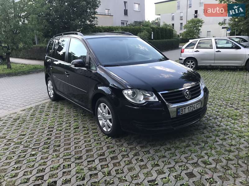 Мінівен Volkswagen Touran 2008 в Херсоні