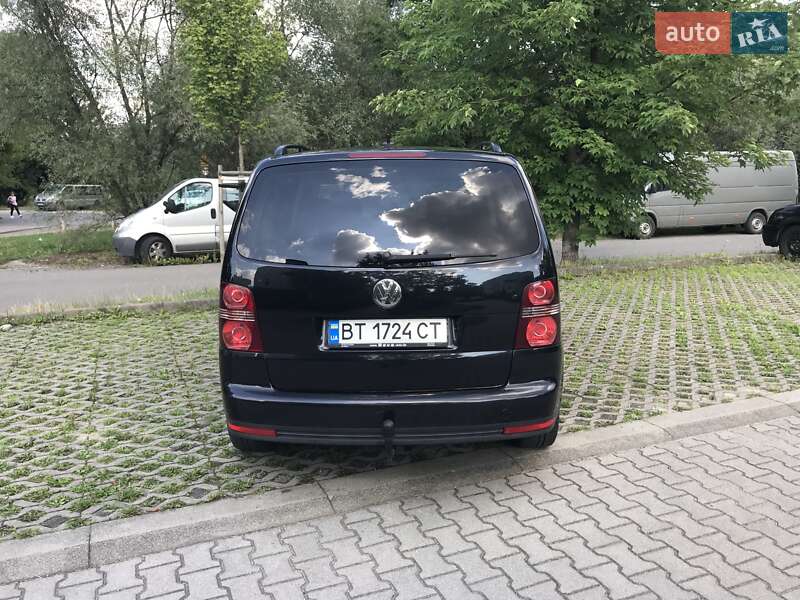 Мінівен Volkswagen Touran 2008 в Херсоні