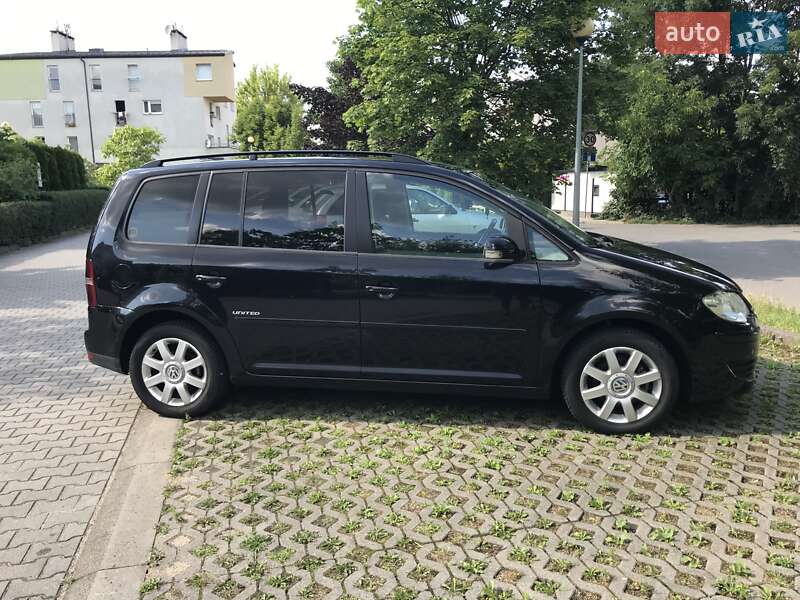 Мінівен Volkswagen Touran 2008 в Херсоні
