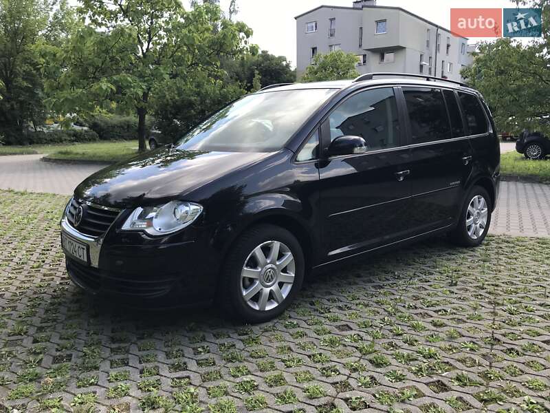 Мінівен Volkswagen Touran 2008 в Херсоні