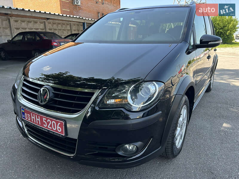 Минивэн Volkswagen Touran 2009 в 