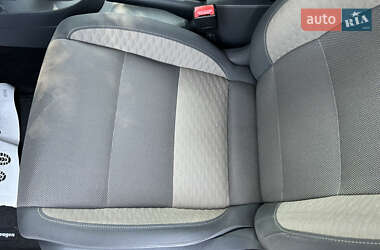 Минивэн Volkswagen Touran 2009 в 