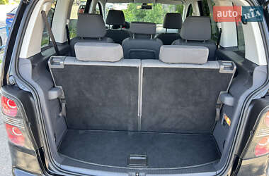 Минивэн Volkswagen Touran 2009 в 