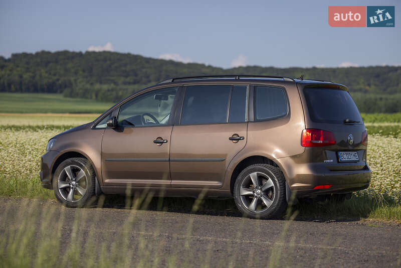 Мінівен Volkswagen Touran 2014 в Золочеві