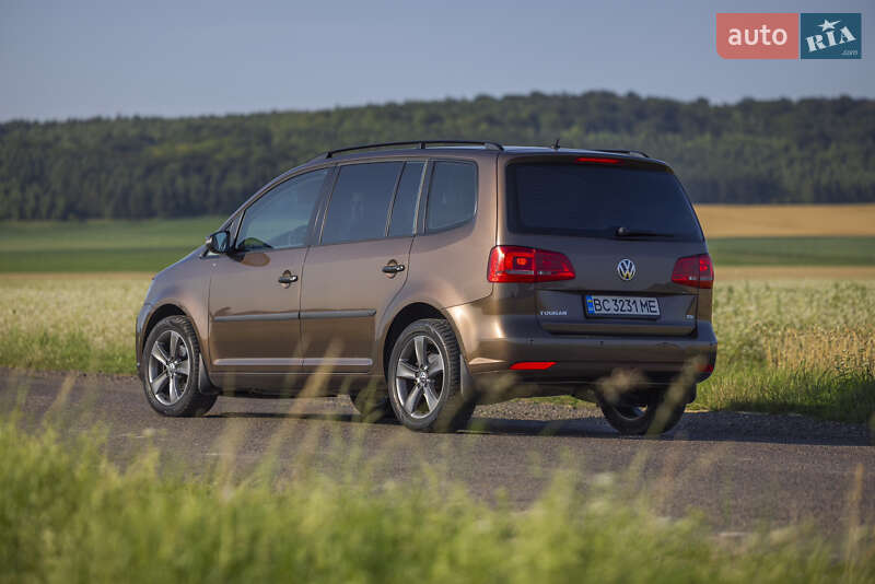 Мінівен Volkswagen Touran 2014 в Золочеві