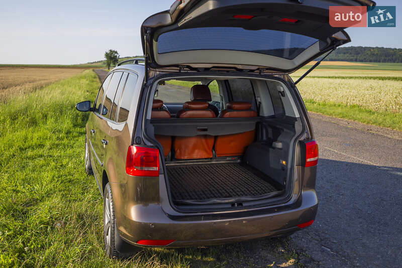 Мінівен Volkswagen Touran 2014 в Золочеві