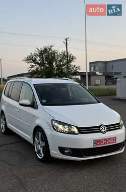 Минивэн Volkswagen Touran 2014 в Виноградове