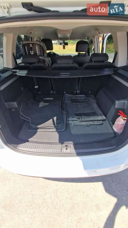 Микровэн Volkswagen Touran 2016 в Запорожье