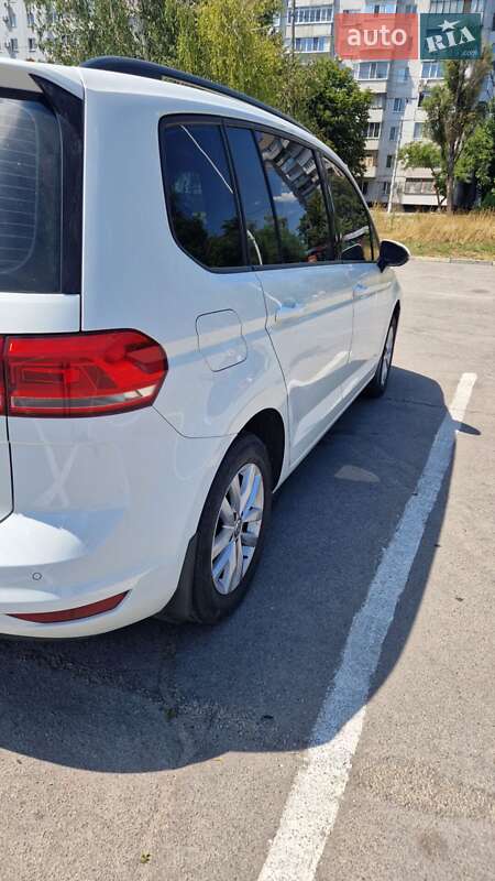 Микровэн Volkswagen Touran 2016 в Запорожье