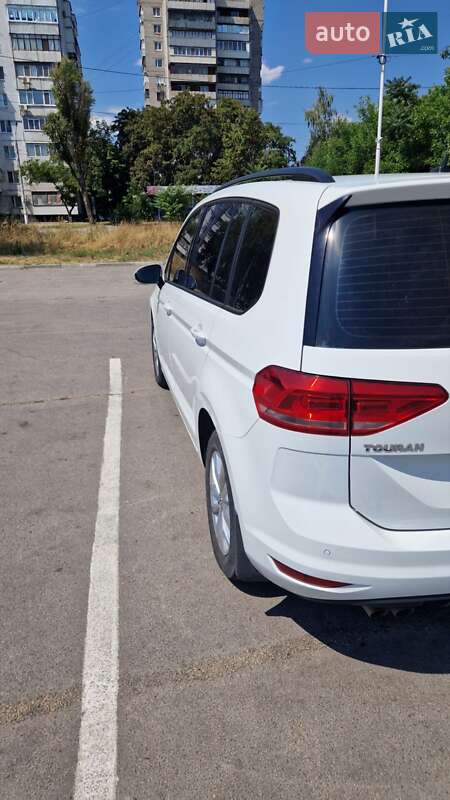 Микровэн Volkswagen Touran 2016 в Запорожье