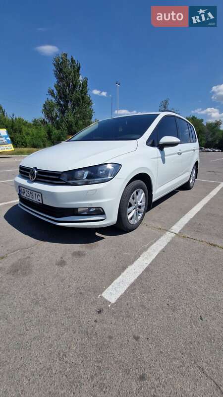 Микровэн Volkswagen Touran 2016 в Запорожье
