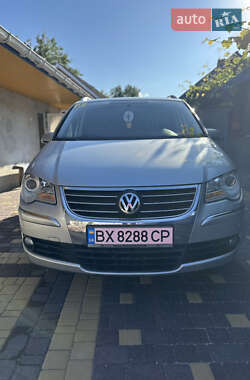 Мінівен Volkswagen Touran 2007 в Кам'янець-Подільському