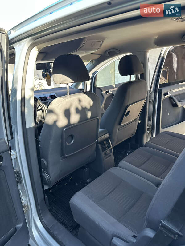 Минивэн Volkswagen Touran 2007 в Каменец-Подольском фото 12 Минивэн Volkswagen Touran 2007 в Каменец-Подольском