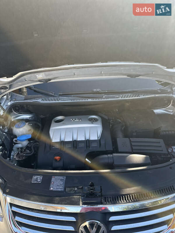 Минивэн Volkswagen Touran 2007 в Каменец-Подольском фото 22 Минивэн Volkswagen Touran 2007 в Каменец-Подольском