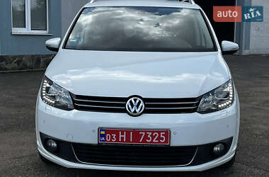 Мінівен Volkswagen Touran 2014 в 