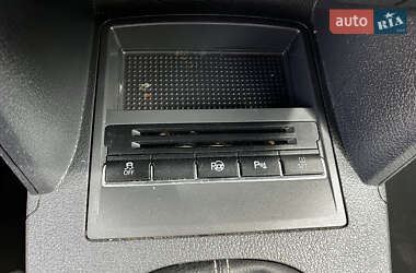 Мінівен Volkswagen Touran 2014 в 