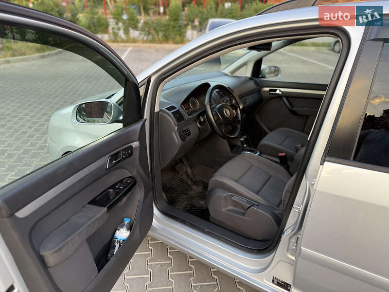 Минивэн Volkswagen Touran 2004 в Одессе