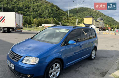 Минивэн Volkswagen Touran 2003 в Хусте