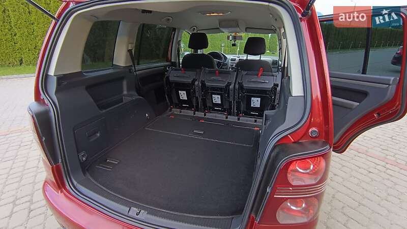 Мінівен Volkswagen Touran 2007 в Дунаївцях