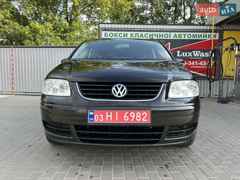 Минивэн Volkswagen Touran 2004 в Александрие