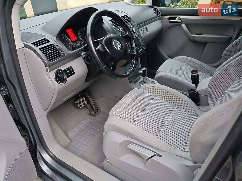 Минивэн Volkswagen Touran 2004 в Косове