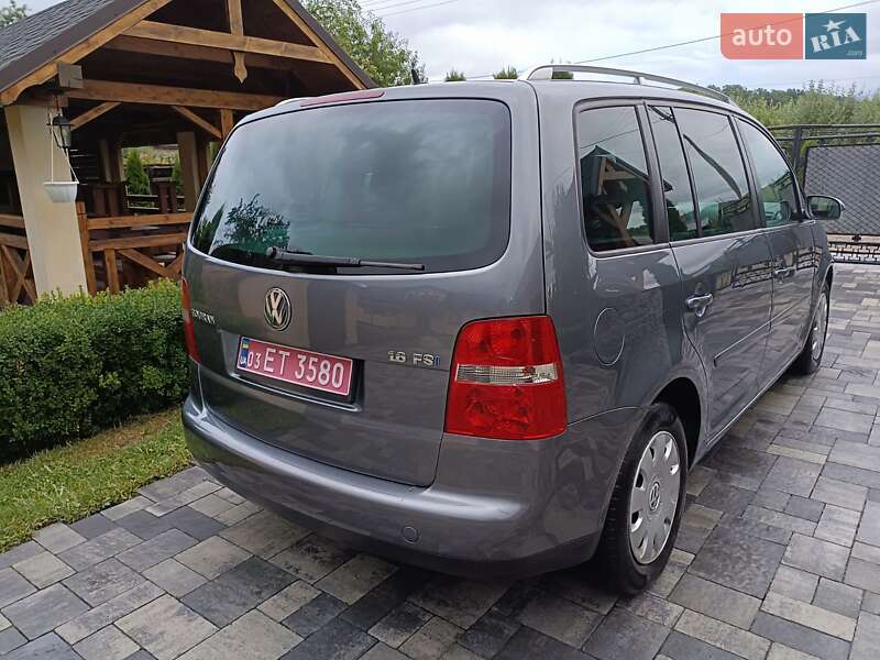 Минивэн Volkswagen Touran 2004 в Косове