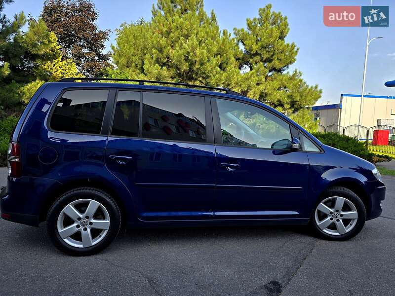 Мінівен Volkswagen Touran 2009 в Полтаві
