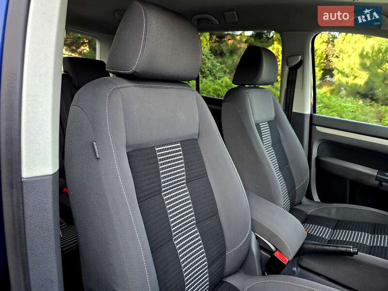 Мінівен Volkswagen Touran 2009 в Полтаві