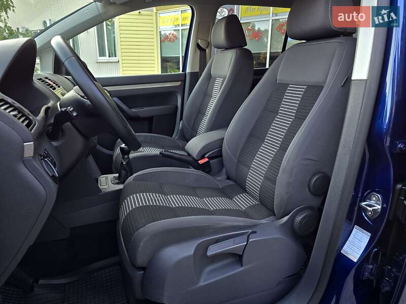 Мінівен Volkswagen Touran 2009 в Полтаві