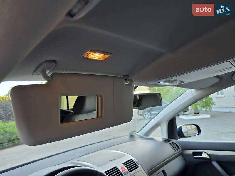 Мінівен Volkswagen Touran 2009 в Полтаві