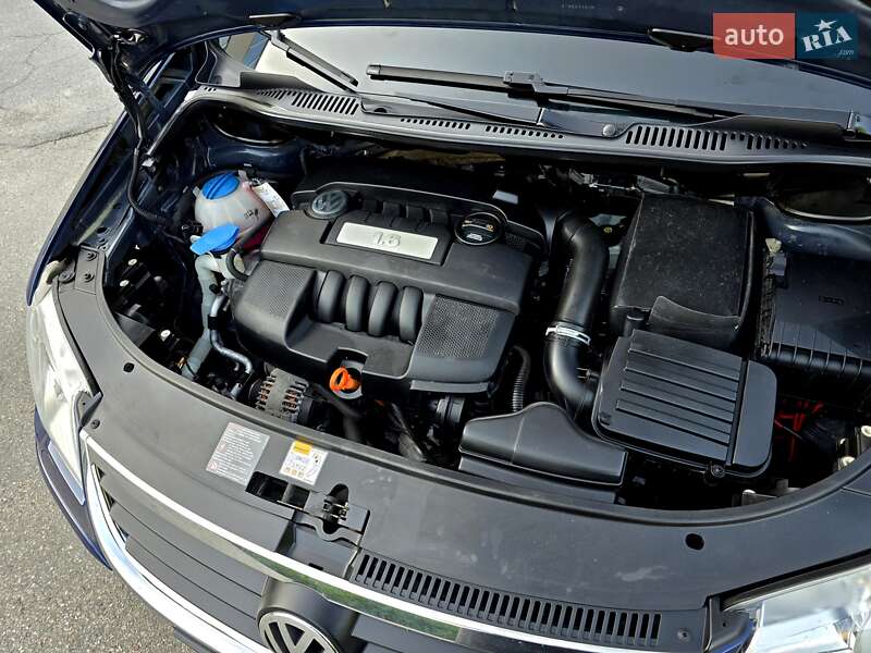 Мінівен Volkswagen Touran 2009 в Полтаві