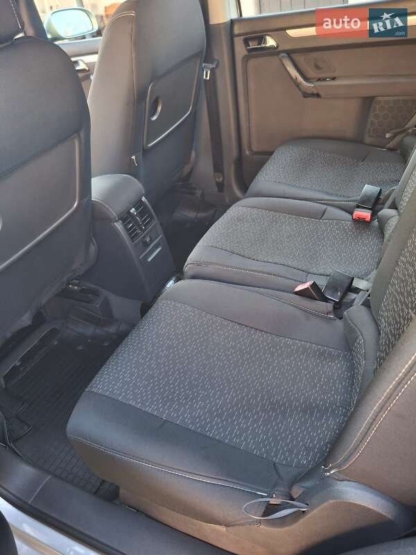 Volkswagen Touran 2003