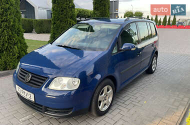 Минивэн Volkswagen Touran 2004 в Городке
